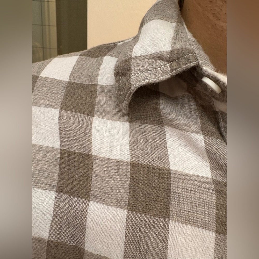 VINTAGE 90s flannel long sleeve button down shirt. Brown & white plaid. Light wg
